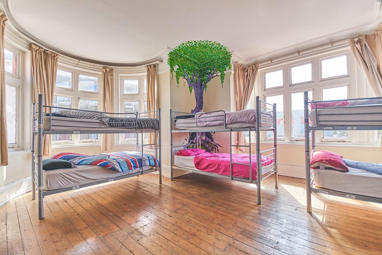 Hootananny Hostel Londra Esterno foto