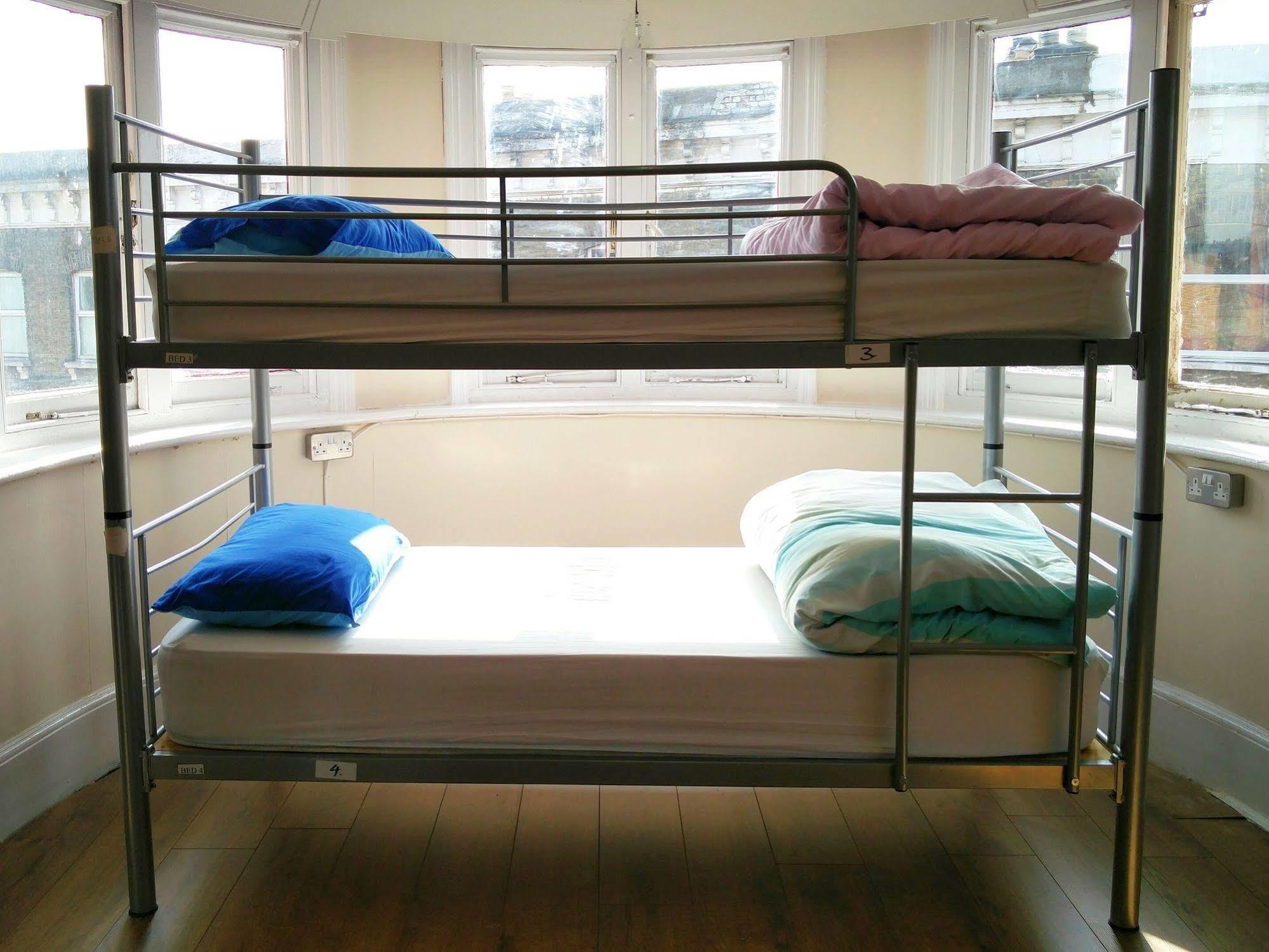 Hootananny Hostel Londra Esterno foto