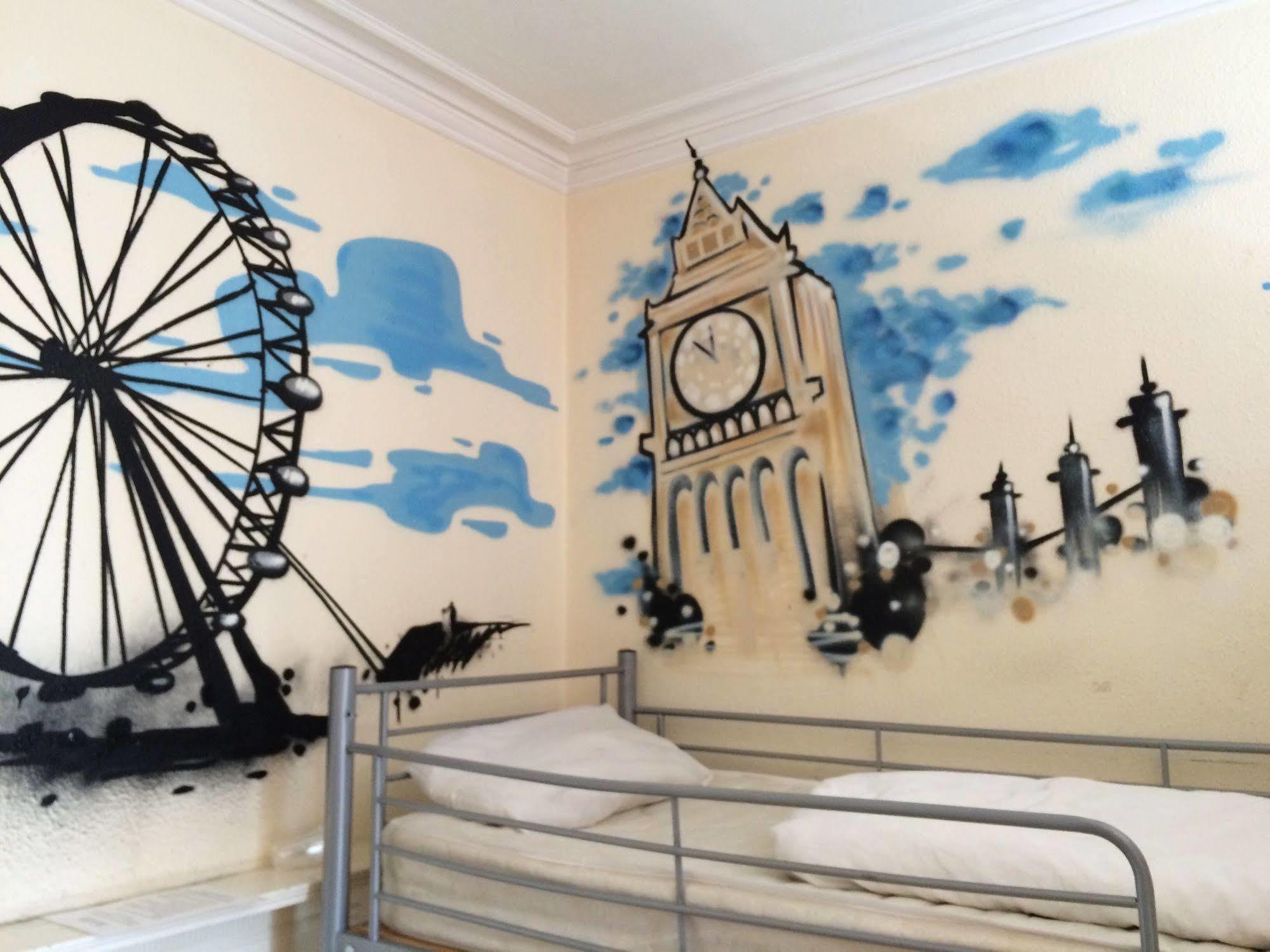 Hootananny Hostel Londra Esterno foto