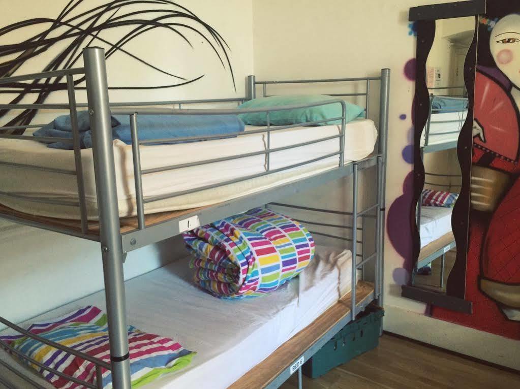Hootananny Hostel Londra Esterno foto